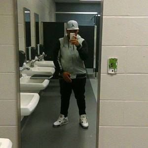 Meet your Posher, Victor